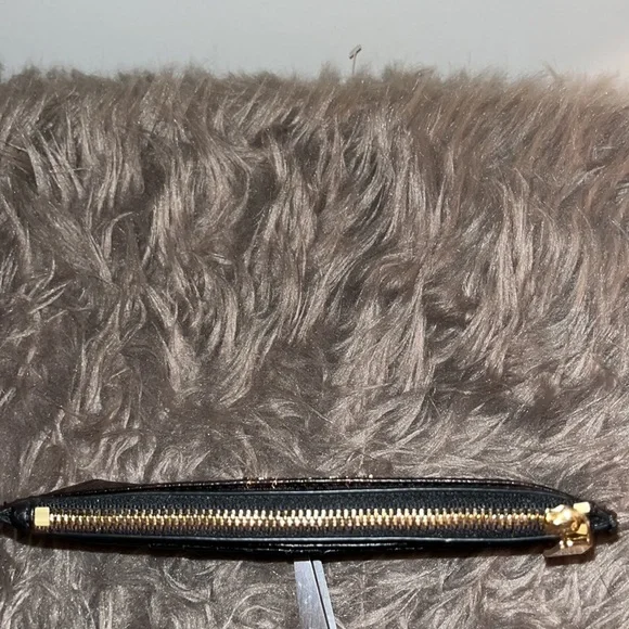 Michael Kors Slim Wallet - Picture 3 of 5